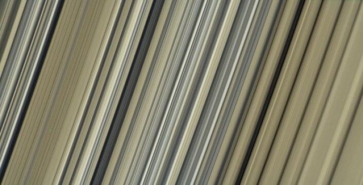 Fargebildene her har den høyeste oppløsningen som noensinne er tatt av Saturns ringer. (Foto: Nasa/JPL-Caltech/Space Science Institute) Fargebildene her har den høyeste oppløsningen som noensinne er tatt av Saturns ringer. (Foto: Nasa/JPL-Caltech/Space Science Institute)