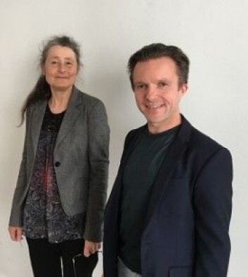 Førsteamanuensis Ingrid Dundas og professor Per Einar Binder, begge ved Institutt for klinisk psykologi ved Universitetet i Bergen, var sammen om selvmedfølelseskursene. (Foto: Universitetet i Bergen) Førsteamanuensis Ingrid Dundas og professor Per Einar Binder, begge ved Institutt for klinisk psykologi ved Universitetet i Bergen, var sammen om selvmedfølelseskursene. (Foto: Universitetet i Bergen)