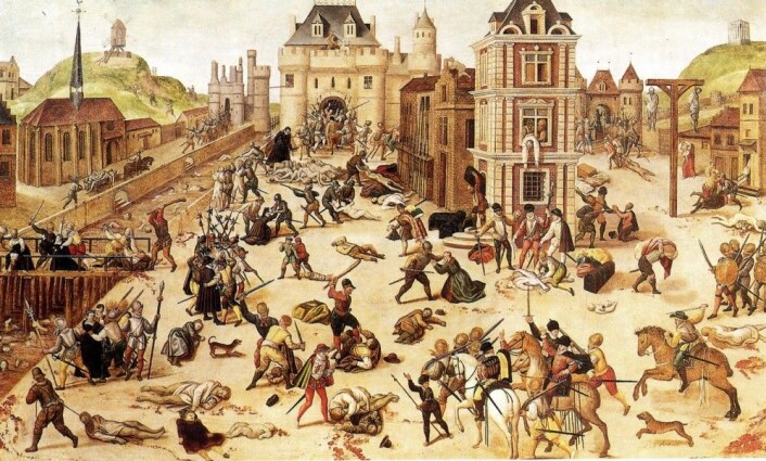 Bartolomeusnatten 24. august 1572 i Paris ble starten på en massakre der katolikker drepte et sted mellom 5000 og 30 000 protestanter. Da nyheten om massakren nådde Vatikanet, lot Paven avfyre salutter og kirkeklokkene ringe. Massakren overbeviste protestanter over hele Europa om at katolisismen var en blodig religion de ville vekk fra. (Maleri av Francois Dubois) Bartolomeusnatten 24. august 1572 i Paris ble starten på en massakre der katolikker drepte et sted mellom 5000 og 30 000 protestanter. Da nyheten om massakren nådde Vatikanet, lot Paven avfyre salutter og kirkeklokkene ringe. Massakren overbeviste protestanter over hele Europa om at katolisismen var en blodig religion de ville vekk fra. (Maleri av Francois Dubois)