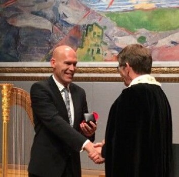 Professor Christer Betsholtz ved Uppsala Universitet og Karolinska institutet i Stockholm, fikk hovedprisen for sitt banebrytende arbeid om hvordan blodårenettverk dannes og fungerer. Det kan ha betydning for behandling av hjernesykdommer. (Foto: Anne Lise Stranden/forskning.no) Professor Christer Betsholtz ved Uppsala Universitet og Karolinska institutet i Stockholm, fikk hovedprisen for sitt banebrytende arbeid om hvordan blodårenettverk dannes og fungerer. Det kan ha betydning for behandling av hjernesykdommer. (Foto: Anne Lise Stranden/forskning.no)