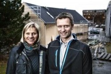 Forskerne Berit Time i Sintef og Tore Kvande ved NTNU slår et slag for mer kunnskap rundt klimatilpassing av nye bygg. (Foto: Remy Eik) Forskerne Berit Time i Sintef og Tore Kvande ved NTNU slår et slag for mer kunnskap rundt klimatilpassing av nye bygg. (Foto: Remy Eik)