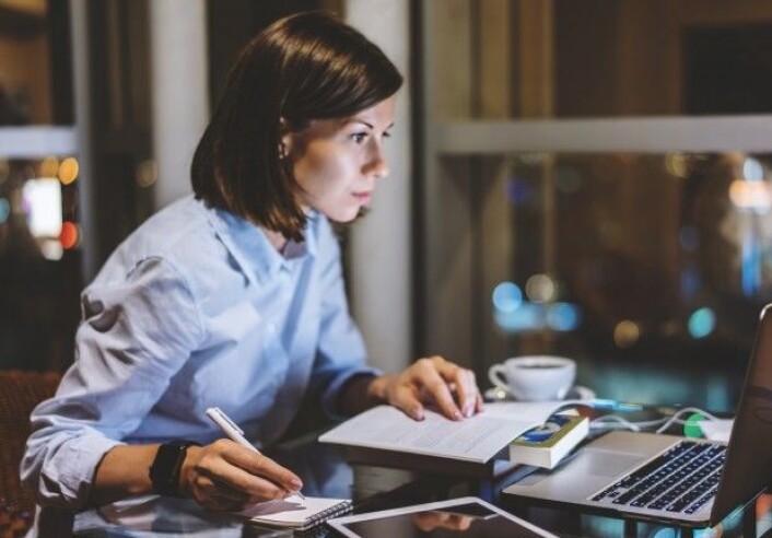 – Hvis du får en firer i kjemi, så bor du i en pappeske snart, sier en ung kvinne som har blitt intervjuet i den nye studien. (Foto: Wpadington / Shutterstock / NTB scanpix) – Hvis du får en firer i kjemi, så bor du i en pappeske snart, sier en ung kvinne som har blitt intervjuet i den nye studien. (Foto: Wpadington / Shutterstock / NTB scanpix)