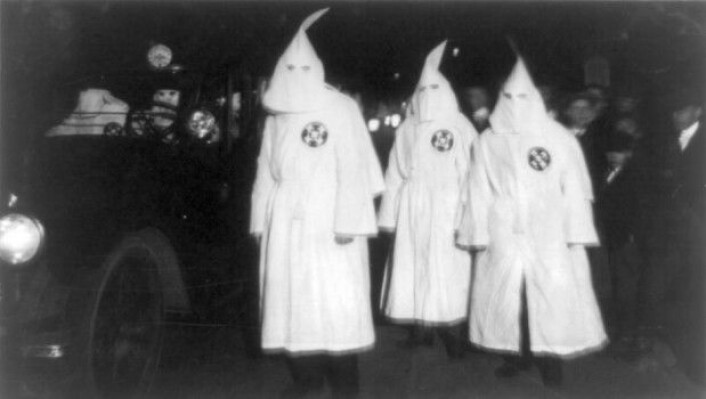 Ku Klux Klan-medlemmer i Virginia, 1922. (Foto: Library of Congress, USA) Ku Klux Klan-medlemmer i Virginia, 1922. (Foto: Library of Congress, USA)