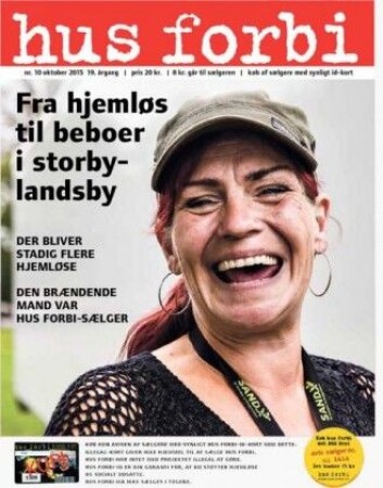 Det er omkring 2200 registrerte Hus Forbi-selgere i Danmark, og de tjener ti kroner per solgt avis. (Foto: husforbi.dk) Det er omkring 2200 registrerte Hus Forbi-selgere i Danmark, og de tjener ti kroner per solgt avis. (Foto: husforbi.dk)