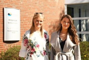 Charlotte Edvardsen og Kamila Jørstad har skrevet bacheloroppgave om bruken av fiktive personer i reiselivsnæringen. (Foto: Thoralf Fagertun) Charlotte Edvardsen og Kamila Jørstad har skrevet bacheloroppgave om bruken av fiktive personer i reiselivsnæringen. (Foto: Thoralf Fagertun)