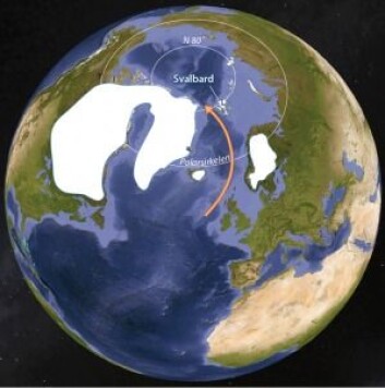 Den nordlige halvkule for 11 000 år siden. Det var enda store rester av breene fra siste istid i Skandinavia, Island, Grønland og Nord-Amerika, mens Svalbard allerede var varmere enn i dag. Den røde pila viser det vi i dagligtalen kaller Golfstrømmen. (Grafikk: Eva Bjørseth) Den nordlige halvkule for 11 000 år siden. Det var enda store rester av breene fra siste istid i Skandinavia, Island, Grønland og Nord-Amerika, mens Svalbard allerede var varmere enn i dag. Den røde pila viser det vi i dagligtalen kaller Golfstrømmen. (Grafikk: Eva Bjørseth)
