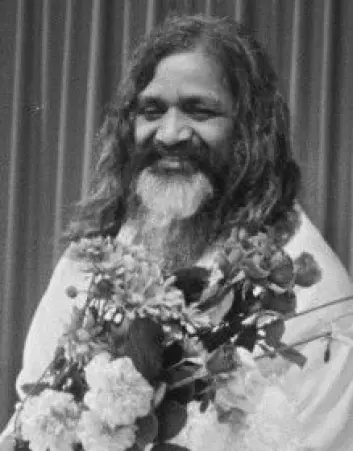 Transcendental meditasjon ble utviklet av den indiske fysikeren og guruen Maharishi Mahesh Yogi på 1950-tallet. Siden har meditasjonsformen bredt seg til hele verden. (Foto: Ben Merk, Wikimedia commons)