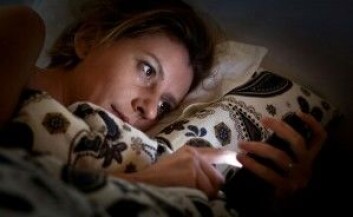 Det blå lyset fra mobilen har en negativ effekt på søvnen. (Illustrasjonsfoto: melis / Shutterstock / NTB scanpix) Det blå lyset fra mobilen har en negativ effekt på søvnen. (Illustrasjonsfoto: melis / Shutterstock / NTB scanpix)