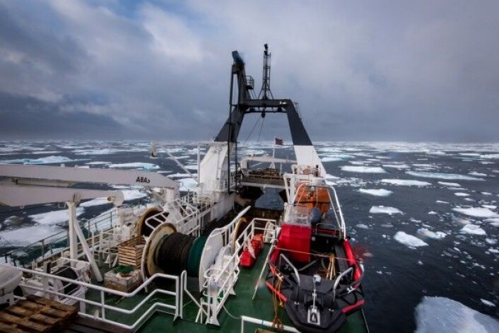 Mindre is og mulig økt ressurstilgang vil kunne medføre økt skipstrafikk i Polhavet. (Foto: Foto: Elvar H. Hallfredsson / Havforskningsinstituttet) Mindre is og mulig økt ressurstilgang vil kunne medføre økt skipstrafikk i Polhavet. (Foto: Foto: Elvar H. Hallfredsson / Havforskningsinstituttet)