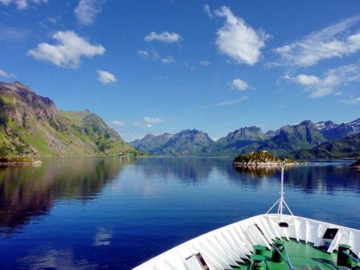 Vakker norsk natur var blant de viktigste grunnene til at så mange fulgte Hurtigruten minutt for minutt i 2011. (Foto: NRK) Vakker norsk natur var blant de viktigste grunnene til at så mange fulgte Hurtigruten minutt for minutt i 2011. (Foto: NRK)