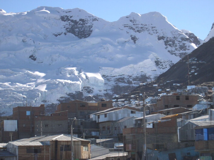 La Rinconada i Peru er verdens høyestliggende bosetning. Her bor og lever folk på 5100 meters høyde, langt over høydesyke-grensen. (Foto: Hildegard Willer/GFDL) La Rinconada i Peru er verdens høyestliggende bosetning. Her bor og lever folk på 5100 meters høyde, langt over høydesyke-grensen. (Foto: Hildegard Willer/GFDL)