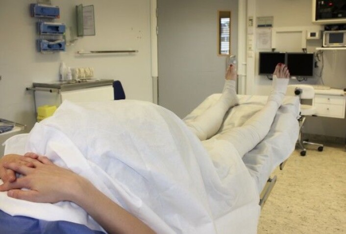 Beinsurring ble brukt ved blant annet Bærum sykehus inntil nylig, da Kuhns studie viste at en medisin virket bedre mot blodtrykksfall ved keisersnitt. (Foto: Jana Kuhn) Beinsurring ble brukt ved blant annet Bærum sykehus inntil nylig, da Kuhns studie viste at en medisin virket bedre mot blodtrykksfall ved keisersnitt. (Foto: Jana Kuhn)
