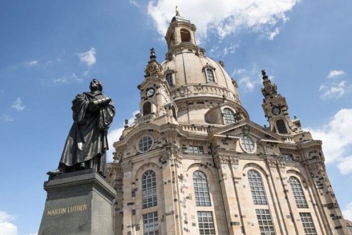 Martin Luther var vel ikke utelukkende en mann som søkte kompromisser. Her står stauen av han utenfor Frauenkirche i Dresden, Tyskland (Foto: Shutterstock / NTB scanpix) Martin Luther var vel ikke utelukkende en mann som søkte kompromisser. Her står stauen av han utenfor Frauenkirche i Dresden, Tyskland (Foto: Shutterstock / NTB scanpix)
