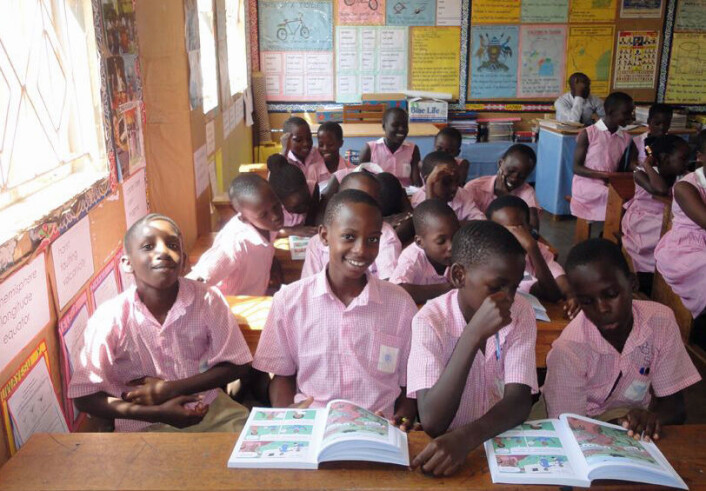 Skolebarn i Uganda ble mye mer skeptiske til påstander etter at de lærte hva slags type behandlinger som er til å stole på. (Foto: Daniel Semakula/Informed Health Choices) Skolebarn i Uganda ble mye mer skeptiske til påstander etter at de lærte hva slags type behandlinger som er til å stole på. (Foto: Daniel Semakula/Informed Health Choices)